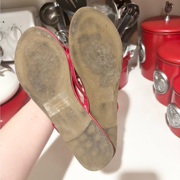 5/$15 MUST BUNDLE Rue21 Red Maroon Women's Sandals Flip Flops - Picture 6 of 6